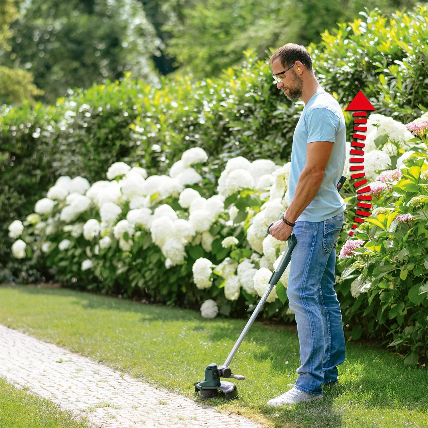 Bosch 18-260 26cm 18V UniversalGrassCut Grass Trimmer 3 Bosch 18-260 26cm 18V UniversalGrassCut Grass Trimmer - Image 3