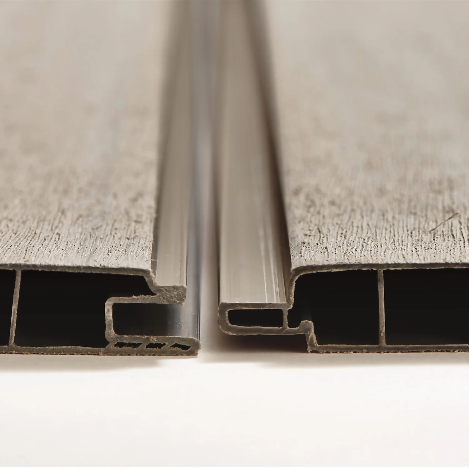 Keter Oakland 7.5 X 9ft Outdoor Garden Apex Storage Shed - Grey 4 Keter Oakland 7.5 X 9ft Outdoor Garden Apex Storage Shed - Grey - Image 4