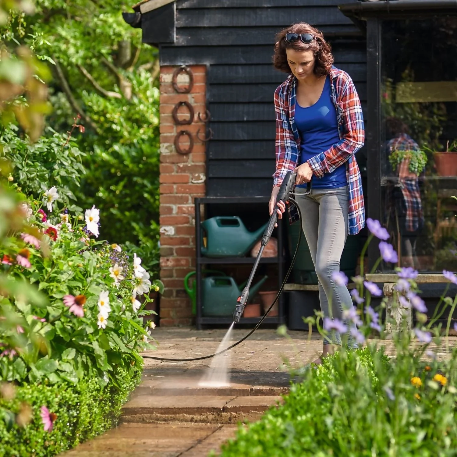 Bosch UniversalAquatak 135 High-Pressure Washer 9 Bosch UniversalAquatak 135 High-Pressure Washer - Image 9